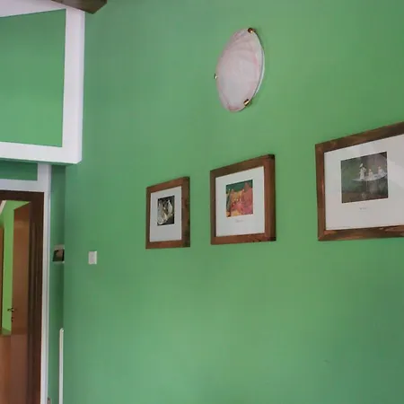 Veranda Beach Apartment Pianello Del Lario Room photo