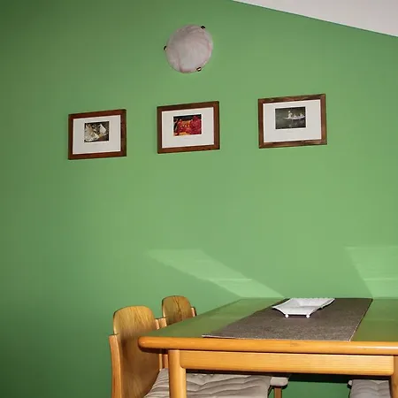 Veranda Beach Apartment Pianello Del Lario Room photo