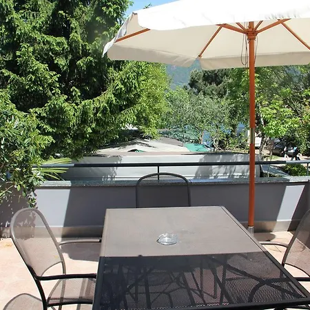 Veranda Beach Apartment Pianello Del Lario Room photo