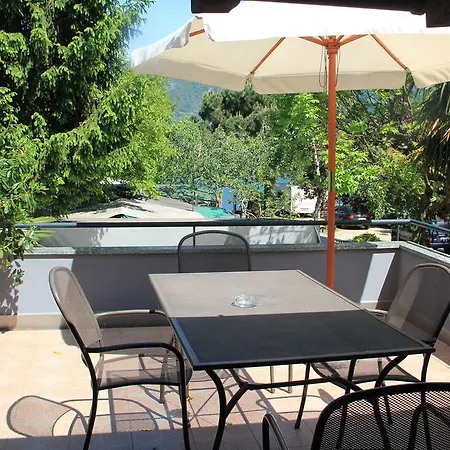 Veranda Beach Apartment Pianello Del Lario Room photo